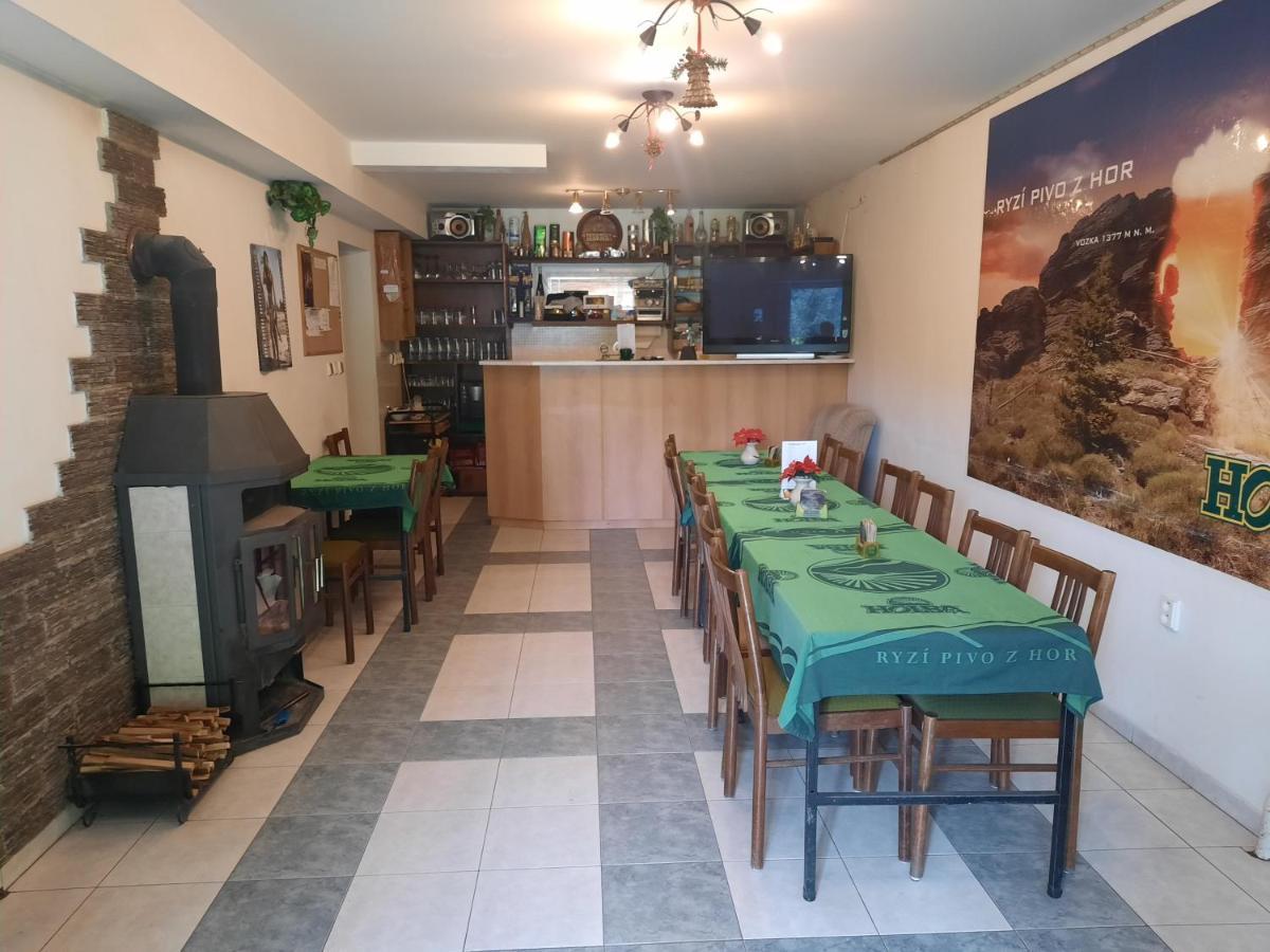Penzion Pod Paprskem Hotel Staré Město Bagian luar foto